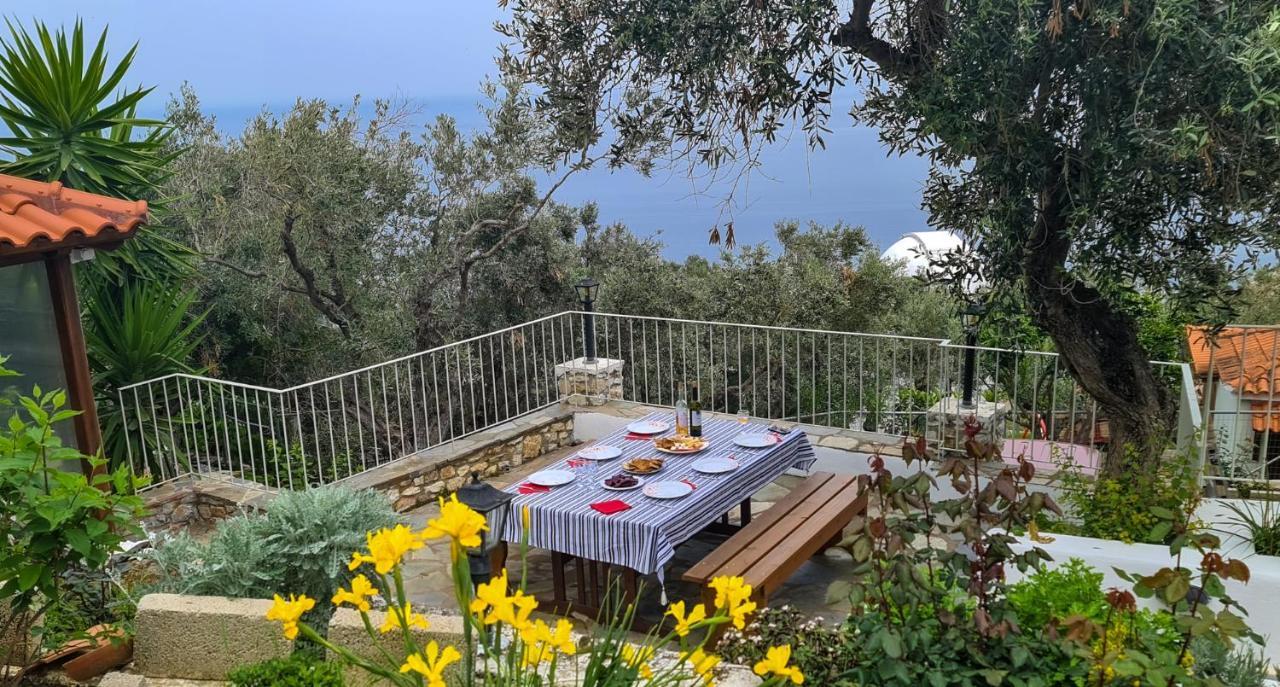 Captain's Kalivia (Skiathos)
