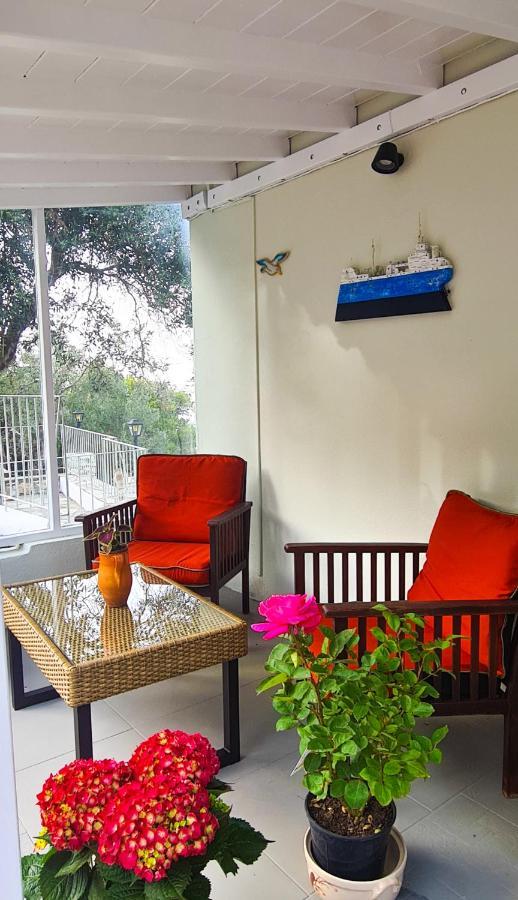 Captain's Kalivia (Skiathos)