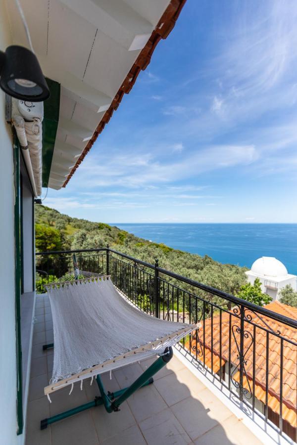 Captain's Kalivia (Skiathos)